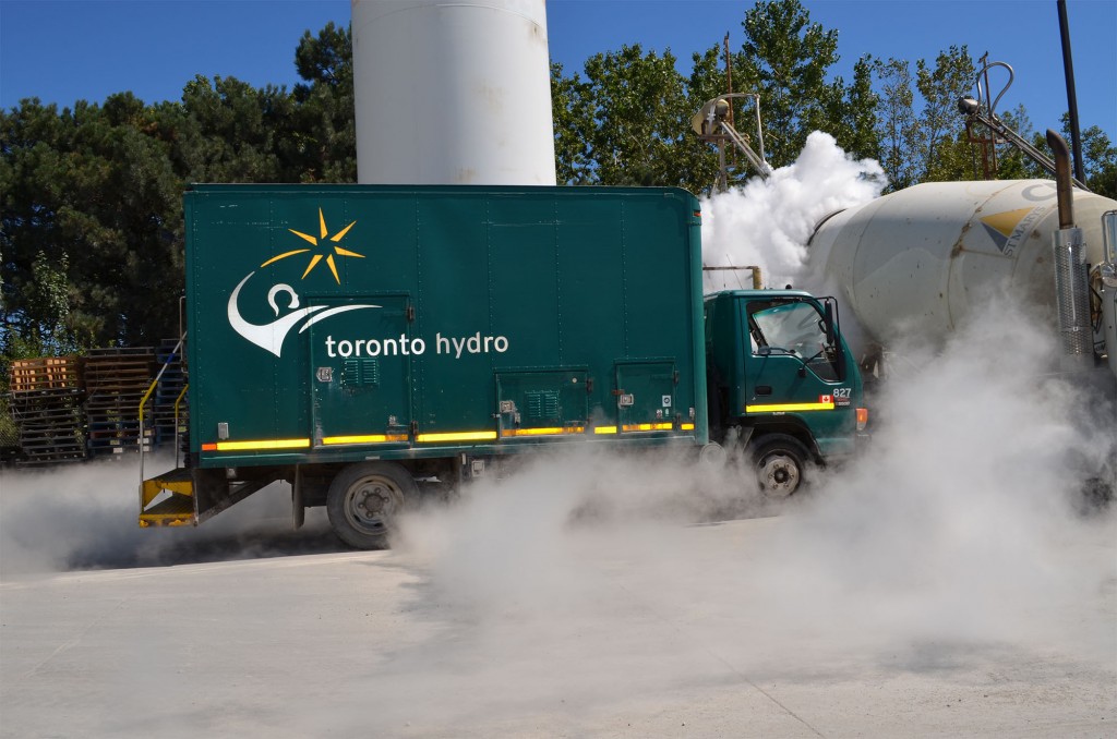 Toronto Hydro Truck (CNW Group/Toronto Hydro Corporation)